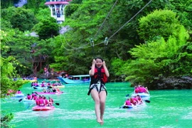 Đến Quảng Bình khám phá kỳ quan thiên nhiên thế giới quy mô nhất tại Việt Nam 