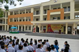 Thông tin về sức khỏe của học sinh ngã từ tầng 2 tại một trường học ở Hà Nội