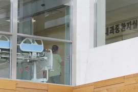 Nhân viên y tế làm việc tại một bệnh viện ở Seoul, Hàn Quốc, ngày 25/2/2024. (Ảnh: Yonhap/TTXVN)