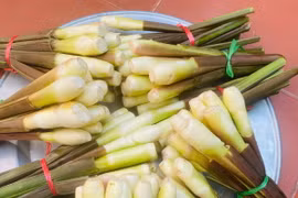 Củ niễng - đặc sản Nam Định. (Ảnh: Vietnam+)