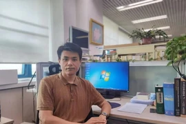 Nhà báo Ngụy Vi. (Ảnh: Tiến Trung/TTXVN)