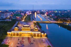 Một góc thành phố Ninh Bình khi lên đèn. (Ảnh: Minh Đức/TTXVN)