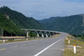 Cao tốc La Sơn-Túy Loan đã cơ bản hoàn thành giai đoạn I. (Ảnh: Quốc Dũng/TTXVN)