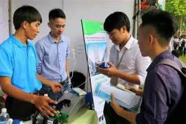 Tư vấn, giới thiệu việc làm cho sinh viên. (Ảnh: Tường Vi/TTXVN)