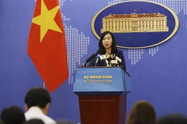 Người phát ngôn Bộ Ngoại giao Lê Thị Thu Hằng trả lời một số câu hỏi của phóng viên báo chí trong nước và quốc tế. (Ảnh: Lâm Khánh/TTXVN)
