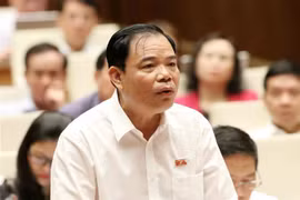 Bộ trưởng Bộ Nông nghiệp và Phát triển Nông thôn Nguyễn Xuân Cường, đại biểu Quốc hội tỉnh Bắc Kạn phát biểu. (Ảnh: Văn Điệp/TTXVN)