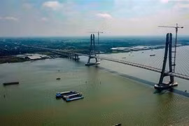 Cầu Vàm Cống bắc qua sông Hậu nối huyện Lấp Vò (Đồng Tháp) với quận Thốt Nốt (thành phố Cần Thơ). (Ảnh: TTXVN phát)