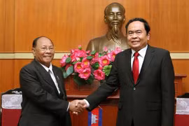Chủ tịch Ủy ban Trung ương Mặt trận Tổ quốc Việt Nam Trần Thanh Mẫn tiếp Chủ tịch Quốc hội Campuchia Samdech Heng Samrin. (Ảnh: Nguyễn Dân/TTXVN)