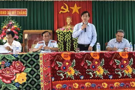 Ông Trần Châu, Phó Chủ tịch UBND tỉnh Bình Định phát biểu tại buổi công bố kết luận thanh tra. (Ảnh: Nguyên Linh/TTXVN)