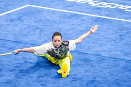 Dương Thuý Vi ở bài thi Thương thuật. (Ảnh: Hoàng Linh/TTXVN)