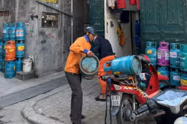 Giá gas bán lẻ trong nước tăng khoảng 20.000 đồng mỗi bình