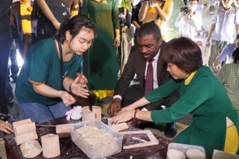 Lễ hội Du lịch Hà Nội tưng bừng tại không gian đi bộ hồ Hoàn Kiếm