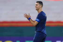 Cristiano Ronaldo làm nên điều chưa từng có trong lịch sử bóng đá