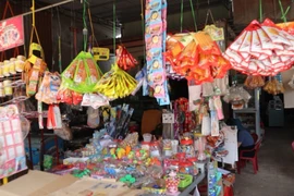 Vụ 9 học sinh nghi bị ngộ độc: Yêu cầu tiệm tạp hóa ngừng hoạt động