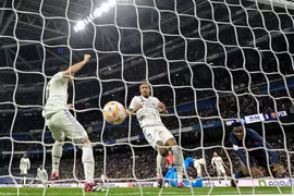 Real Madrid bại trận trước Barcelona bởi bàn phản lưới nhà