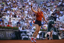 Hạ gục số 2 thế giới, tay vợt Séc lần đầu vào chung kết Roland Garros