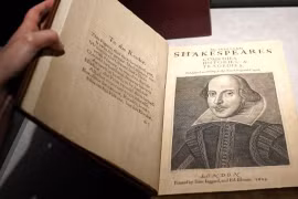 ​Triển lãm tuyển tập "First Folio" của đại văn hào William Shakespeare