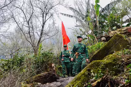 Cán bộ, chiến sỹ Đồn Biên phòng Thàng Tín (Hà Giang) tuần tra, kiểm soát địa bàn được giao phụ trách. (Ảnh: Nam Thái/TTXVN)