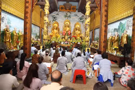 Lào: Chùa Phật Tích thủ đô Vientiane tổ chức lễ Thượng Nguyên