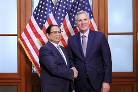 Thủ tướng Phạm Minh Chính gặp Chủ tịch Hạ viện Hoa Kỳ Kevin McCarthy