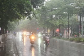 Hà Nội tiếp tục nồm ẩm, nhiều nơi trên cả nước mưa lớn vào cuối tuần
