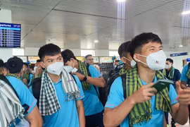Hình ảnh U22 Việt Nam lên đường sang Campuchia bảo vệ HCV SEA Games