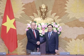 Chủ tịch Quốc hội tiếp Đoàn đại biểu Thượng Nghị viện Hoa Kỳ