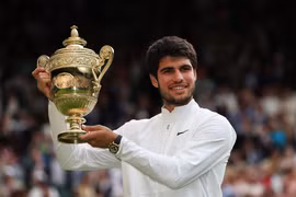 Alcaraz lần đầu vô địch Wimbledon. (Nguồn: AFP)