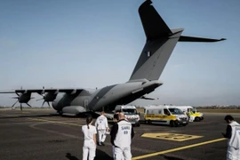 Xảy ra va chạm giữa máy bay Canada và Pháp tại căn cứ Guam