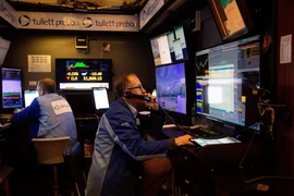 Chứng khoán thế giới tăng điểm sau khi ECB nâng lãi suất