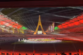 Lễ Khai mạc SEA Games 32: 'Bữa tiệc' âm thanh, ánh sáng hoành tráng