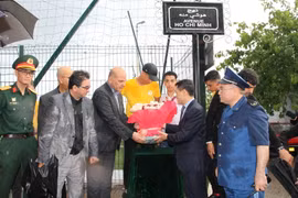 Lễ dâng hương tại nơi thờ và khuôn viên đặt tượng Bác tại Algeria
