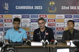 HLV Philippe Troussier tiếc vì U22 Việt Nam không ghi thêm bàn thắng