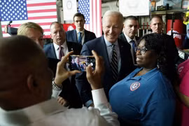 Những thách thức mới trong chiến dịch tái tranh cử của ông Joe Biden