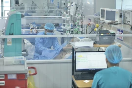 Số ca mắc mới COVID-19 vượt mốc 1.000, cao nhất trong gần 6 tháng qua