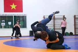 Đội tuyển vật nữ hăng say tập luyện chuẩn bị cho SEA Games 32