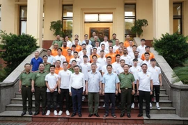 Đại tướng Tô Lâm gặp mặt, động viên Câu lạc bộ Công an Hà Nội