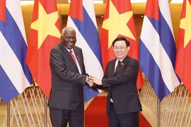 Chủ tịch Quốc hội Vương Đình Huệ tiếp Chủ tịch Quốc hội Cuba