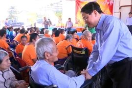 Phó Chủ tịch Quốc hội Nguyễn Đức Hải tặng quà Tết tại Quảng Nam
