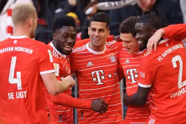 Bayern độc chiếm ngôi đầu Bundesliga sau "cơn mưa bàn thắng'