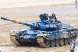 Hình ảnh Kíp xe số 3 Xe tăng Việt Nam thi đấu tại Army Games 2022