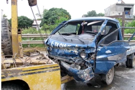 Xe container đâm vào 2 ôtô và 1 môtô, một người tử vong