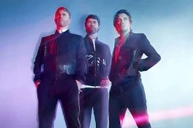 Ba thành viên Take That tái xuất với album mới mang tên "III"
