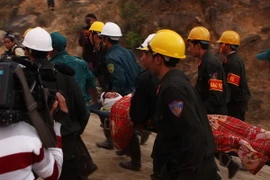 Thủ tướng khen ngợi lực lượng cứu hộ vụ sập hầm thủy điện