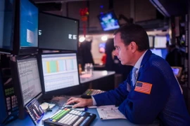 Sắc đỏ bao trùm chứng khoán Mỹ trong phiên mở màn tháng 12