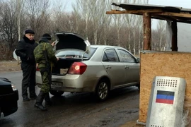 Lãnh đạo Donetsk tuyên bố thiết lập quan hệ với nước láng giềng
