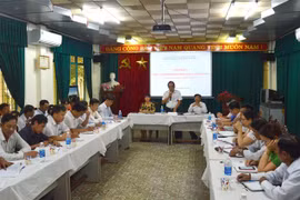 Giám đốc Sở Nông nghiệp và Phát triển Nông thôn thành phố Đà Nẵng Nguyễn Phú Ban phát biểu tại cuộc họp. (Ảnh: Đinh Văn Nhiều/TTXVN)