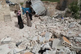 Cảnh đổ nát sau các cuộc không kích tại tỉnh Idlib, Tây Bắc Syria ngày 6/5/2019. (Ảnh: AFP/TTXVN)