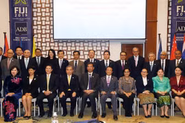  Các đại biểu chụp ảnh chung tại Hội nghị Bộ trưởng Tài chính ASEAN+3 ở Fiji ngày 2/5/2019. (Ảnh: YONHAP/TTXVN)