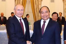 Thủ tướng Nguyễn Xuân Phúc hội kiến Tổng thống Nga Vladimir Putin